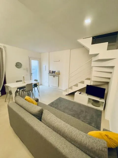 Appartamento Sweet Home... Parking Inside Azzano San Paolo
